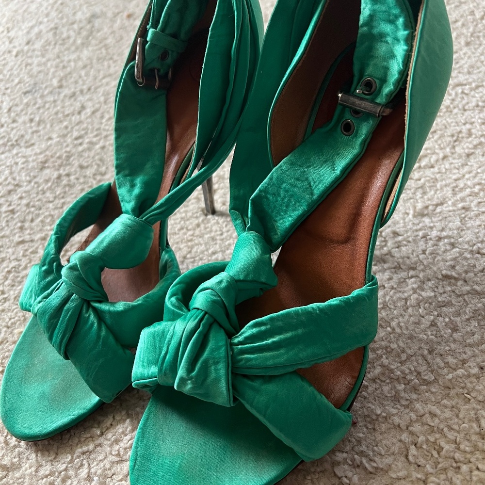 Dries Van Noten silk green sandal heels, So CHIC! Size 40 /9.5-10
